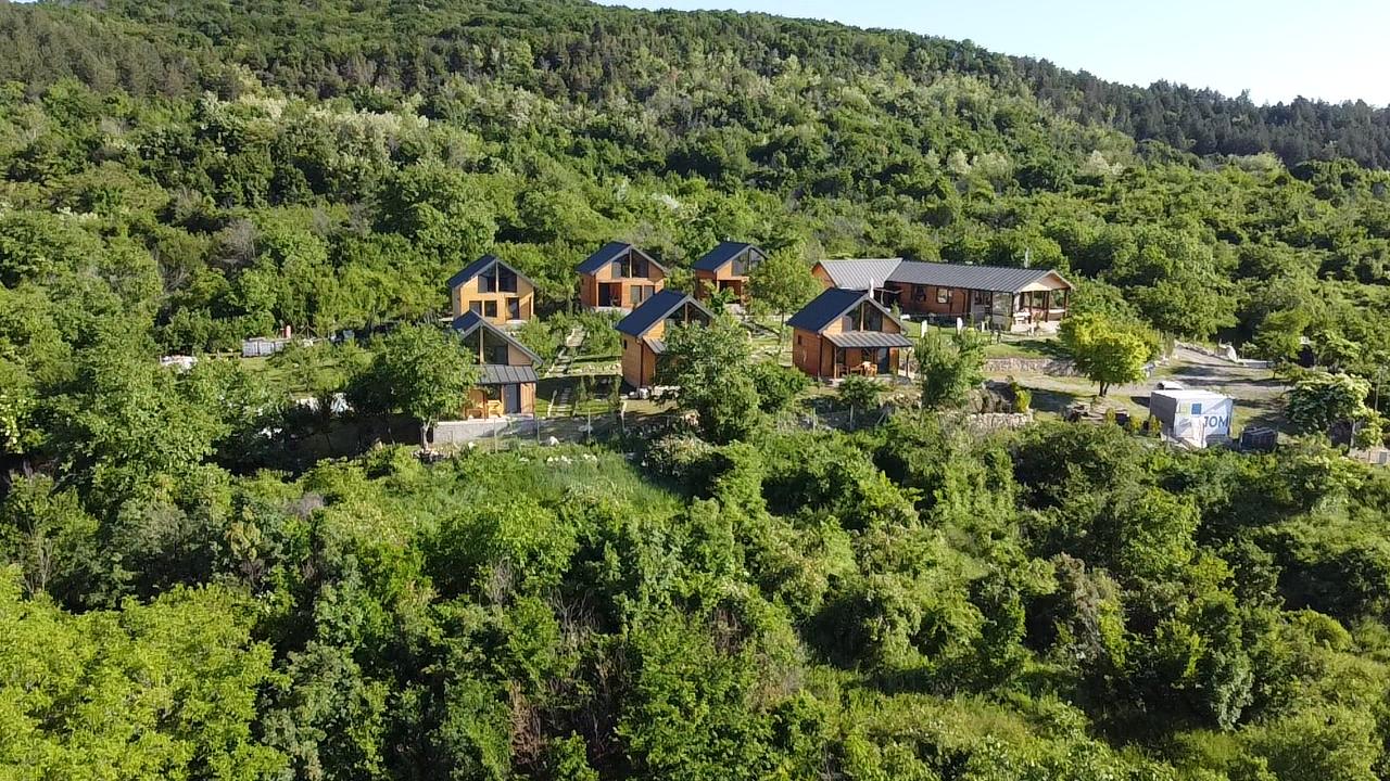 Vedere aeriană cabane