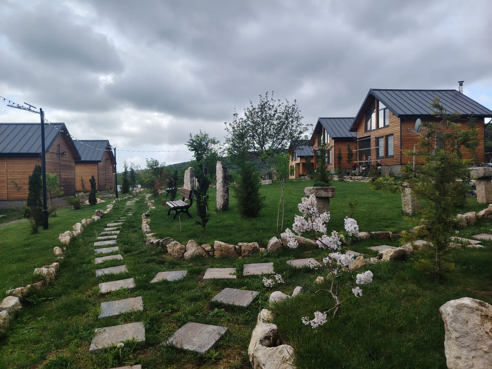 Alee în grădină