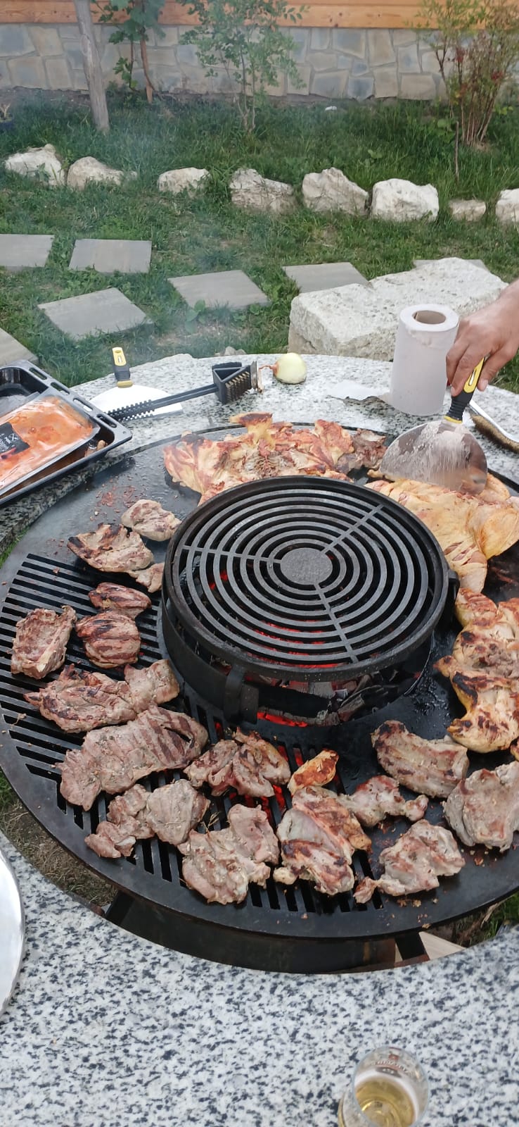 Grătar rotund cu carne